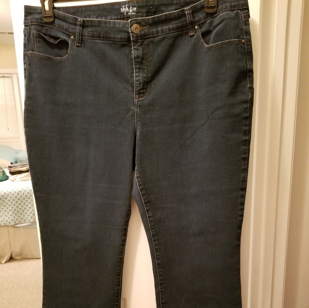 Jeans - Picture 2 of 3